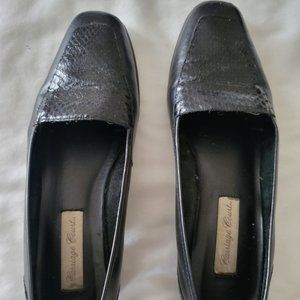 Carriage Court Size 9M Black Leather loafer